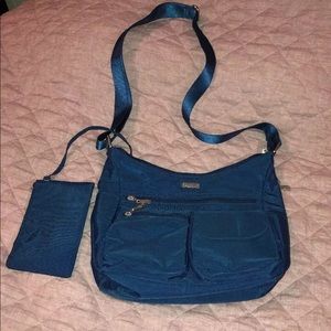 Navy baggallini everywhere bag EUC